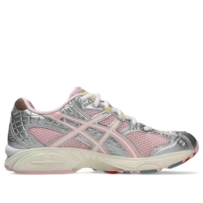 Asics x Vandy The Pink x atmos Gel-Nimbus 10.1 “Banana Split Strawberry”