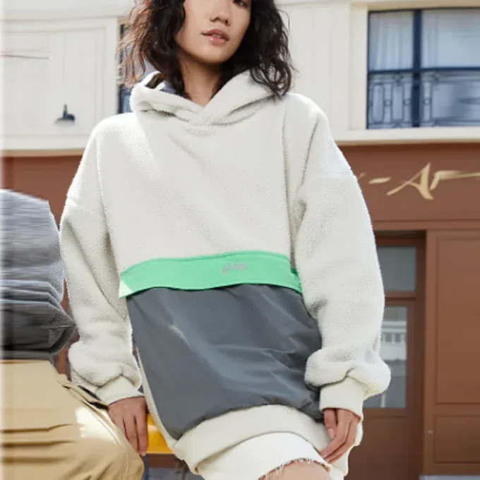 Felpa con cappuccio in sherpa a blocchi di colore “Beige”