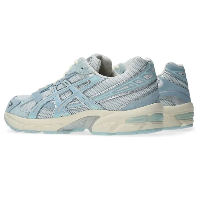 GEL-1130 “Icy Blue White”