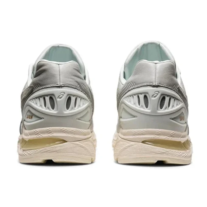 Gel-Nimbus 20 “Grey White”