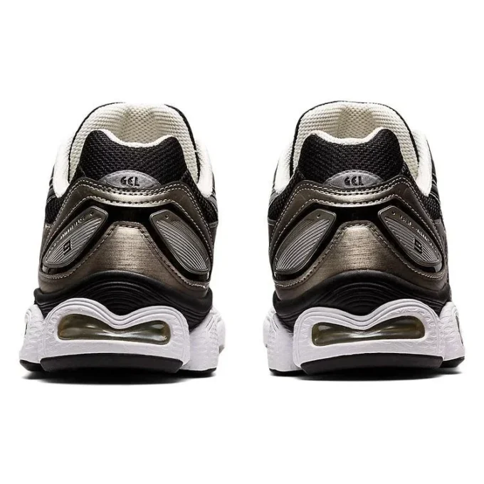 Gel-Nimbus 9 “Frosted Almond Black”