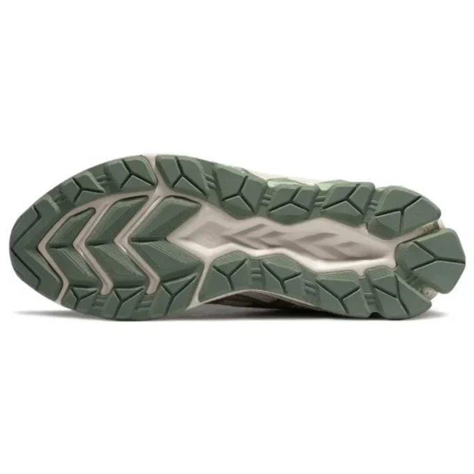 Gel-Quantum 180 7 “Light Sage Feather Grey”