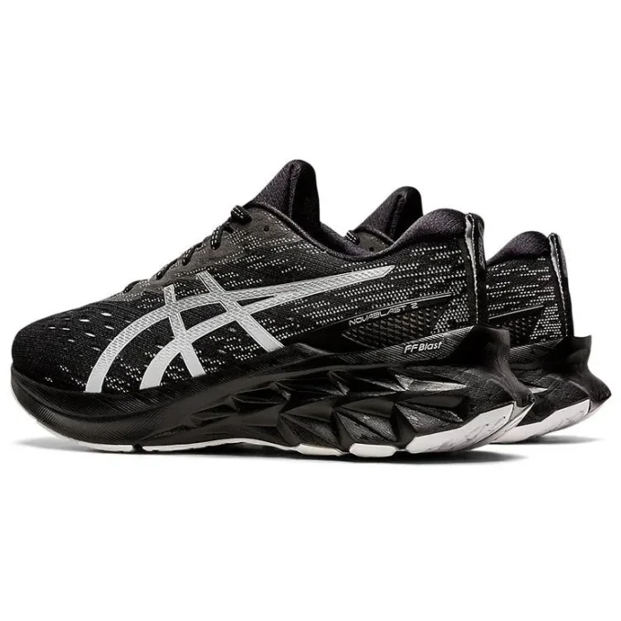 Novablast 2 “Black Pure Silver”