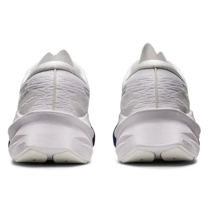 Novablast 3 Platinum “White Metallic Blue”