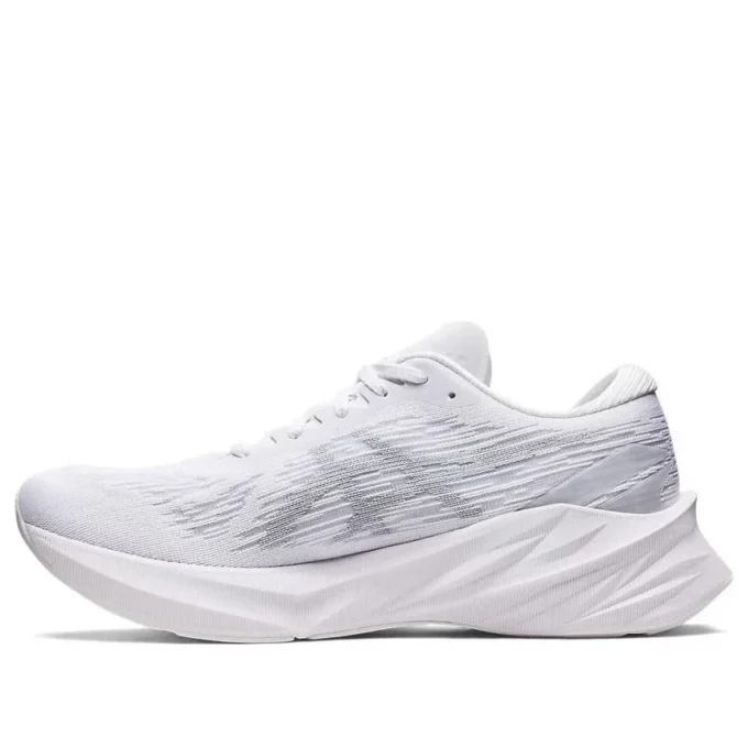 Novablast 3 “White Piedmont Grey”
