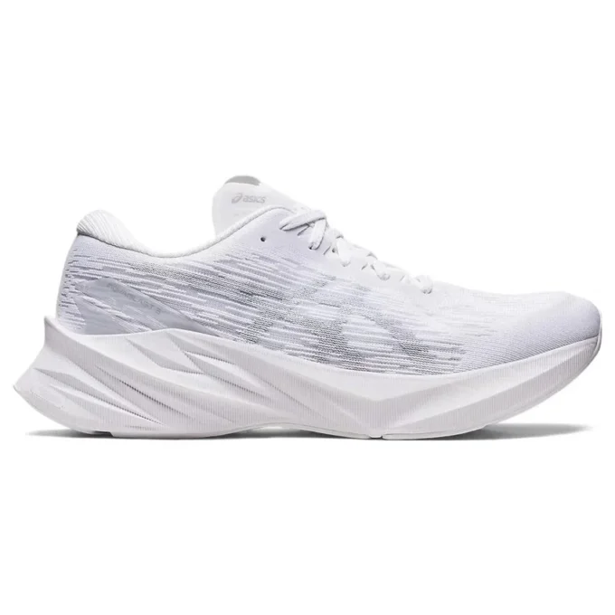 Novablast 3 “White Piedmont Grey”