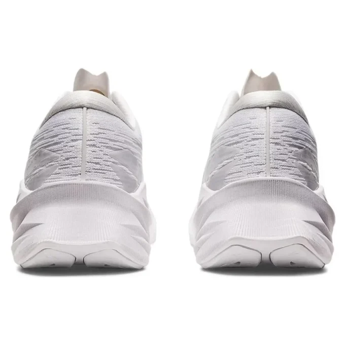 Novablast 3 “White Piedmont Grey”