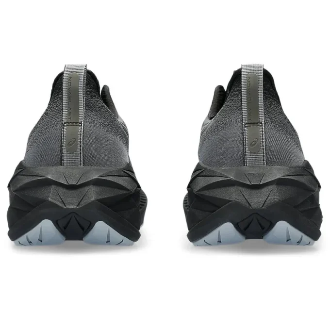 Novablast 4 “Black Graphite Grey”