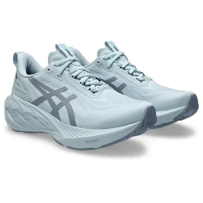 Novablast 4 LE “Cool Grey”