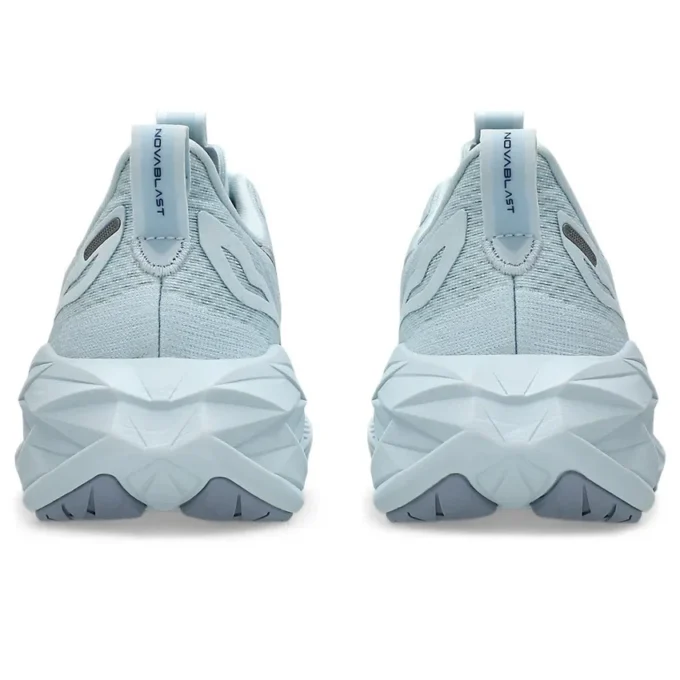 Novablast 4 LE “Cool Grey”
