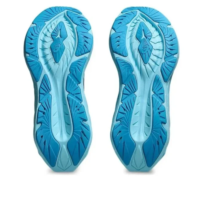 Novablast 4 “Lite Show Bright Cyan”