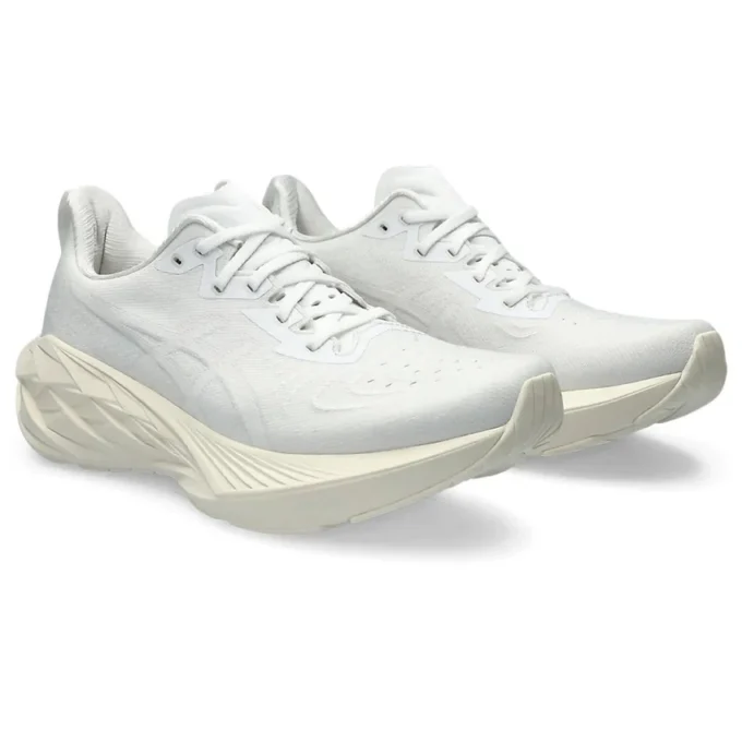 Novablast 4 “White Beige”