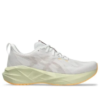 Novablast 5 2E Wide Width “White Fawn”