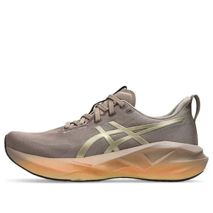 Novablast 5 “Luxe Taupe Grey”