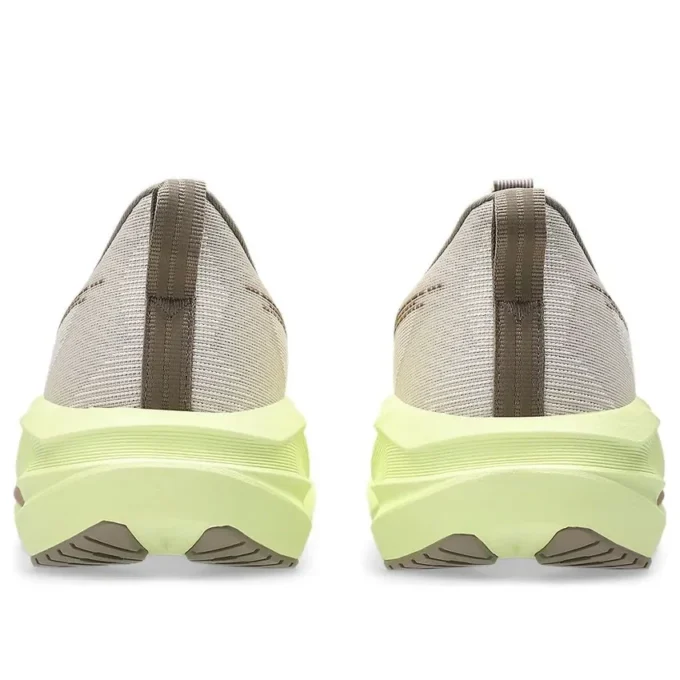 Novablast 5 “Mineral Beige Taupe Grey”