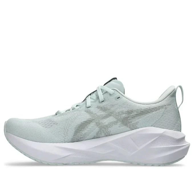 Novablast 5 “Pure Aqua Seal Grey”