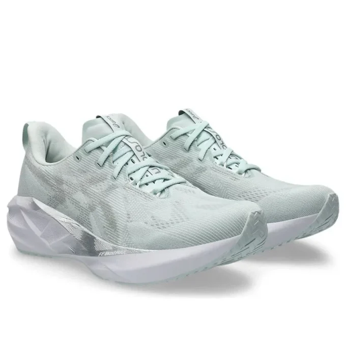 Novablast 5 “Pure Aqua Seal Grey”