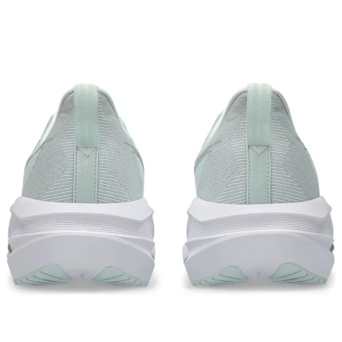 Novablast 5 “Pure Aqua Seal Grey”