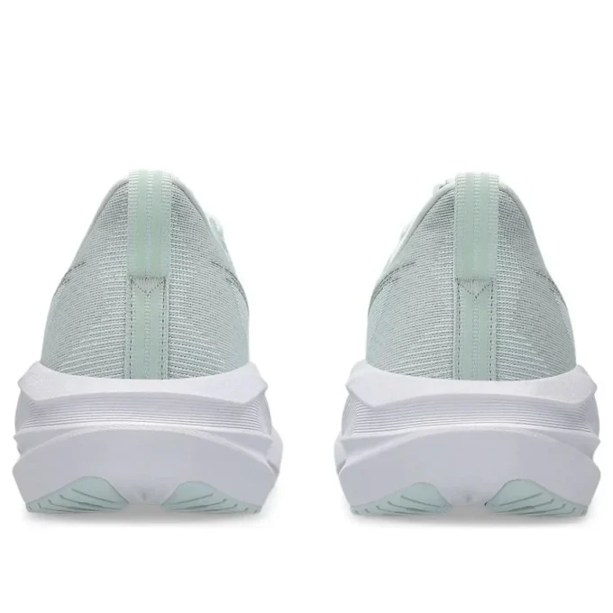 Novablast 5 “Pure Aqua Seal Grey”
