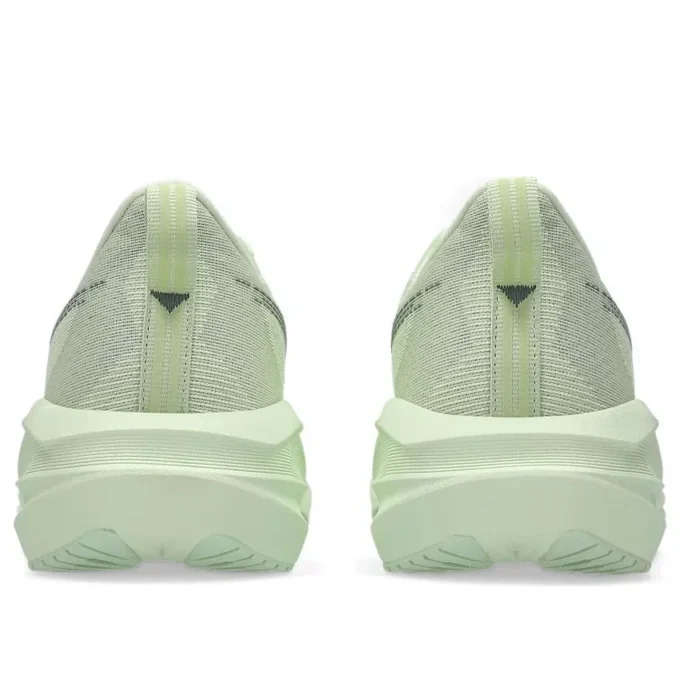 Novablast 5 “Whisper Green Monument Blue”