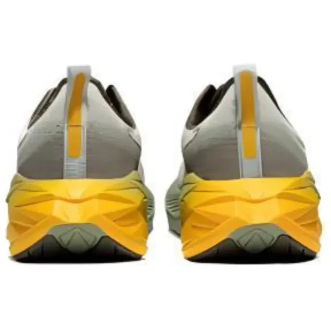 Sneakers Novablast 4 “Bianco Verde Giallo”
